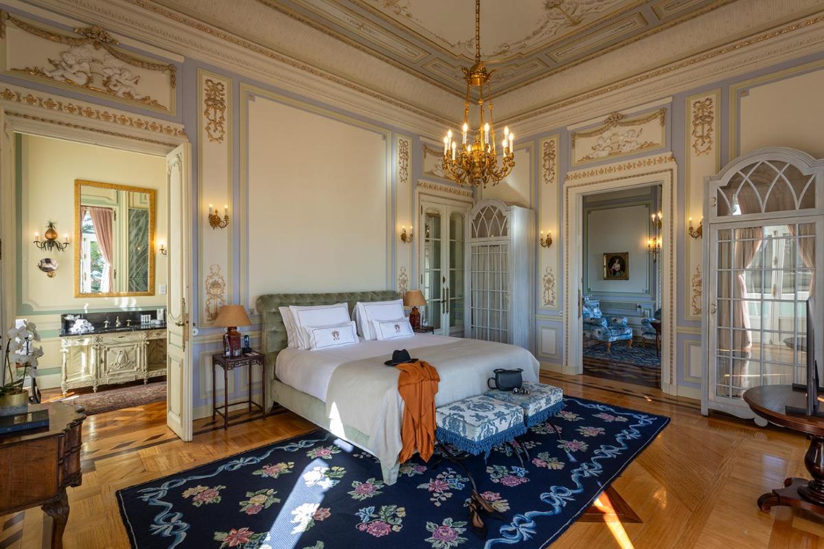 Uma área de estar em Pestana Palace Lisboa Hotel & National Monument - The Leading Hotels of the World