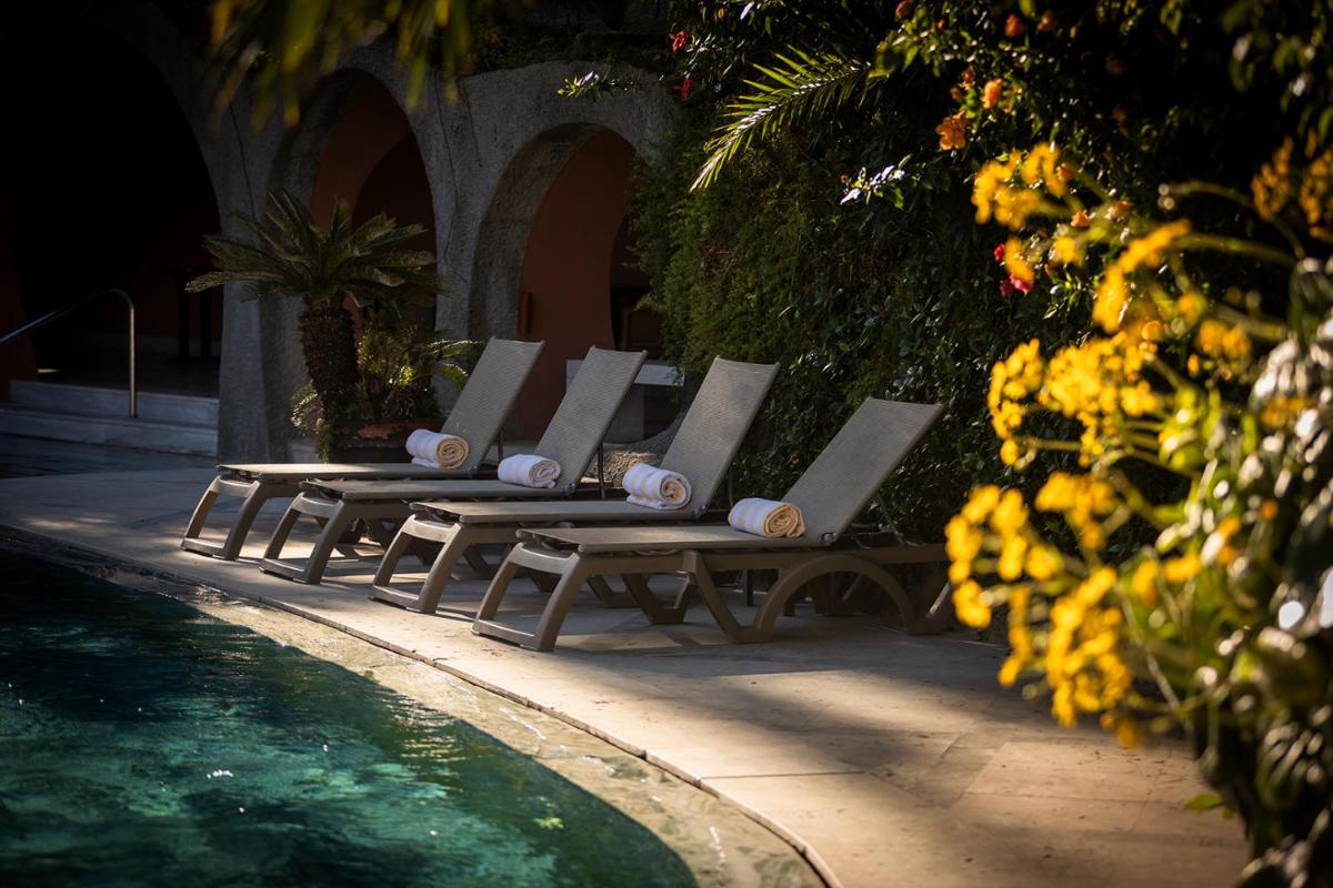 A piscina em ou perto de Pestana Palace Lisboa Hotel & National Monument - The Leading Hotels of the World