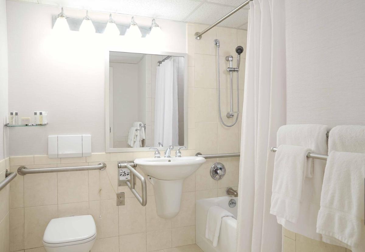 Ethan Allen Hotel - Housity
