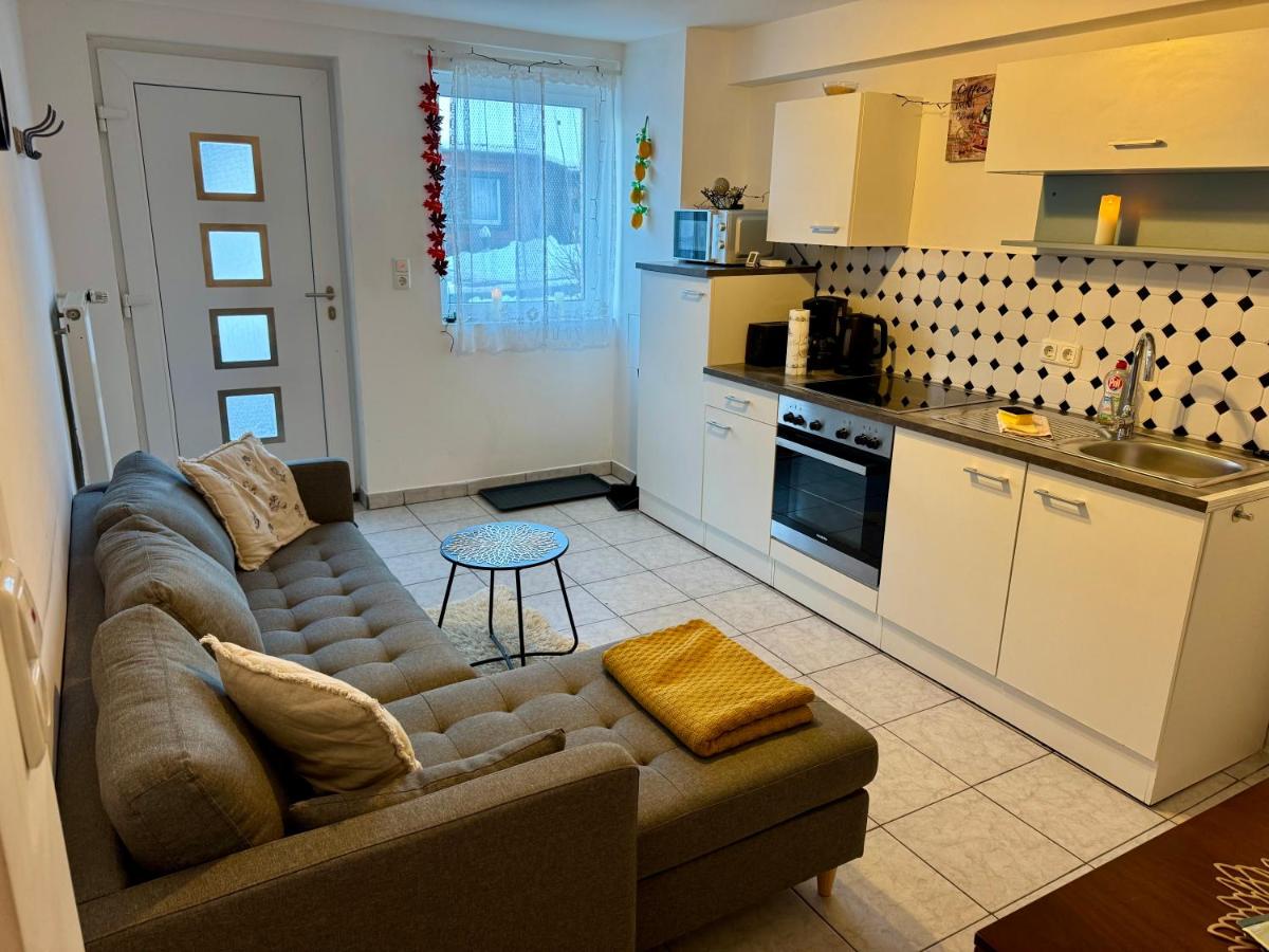 Kleine-Romantische Ferienwohnung Parkplatz vor dem Haus! - Housity