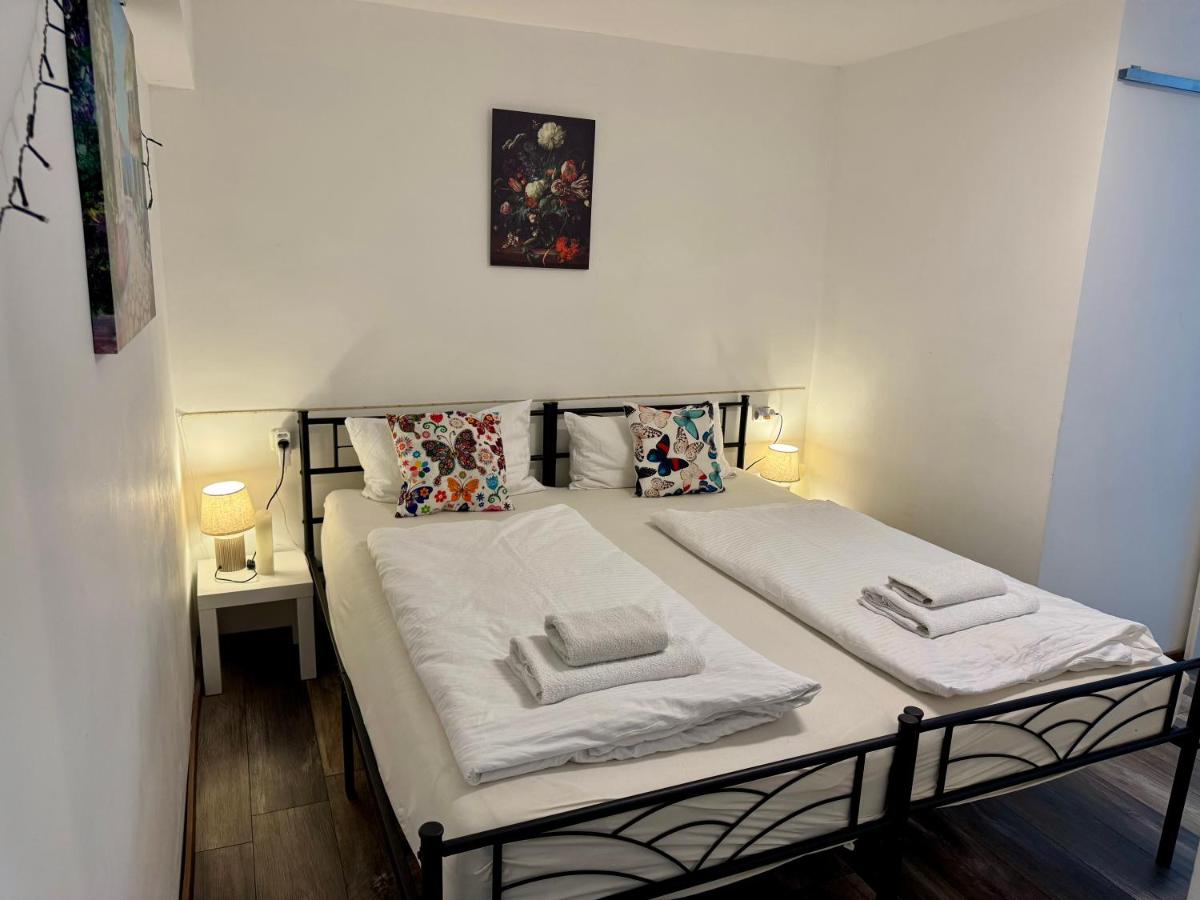 Kleine-Romantische Ferienwohnung Parkplatz vor dem Haus! - Housity