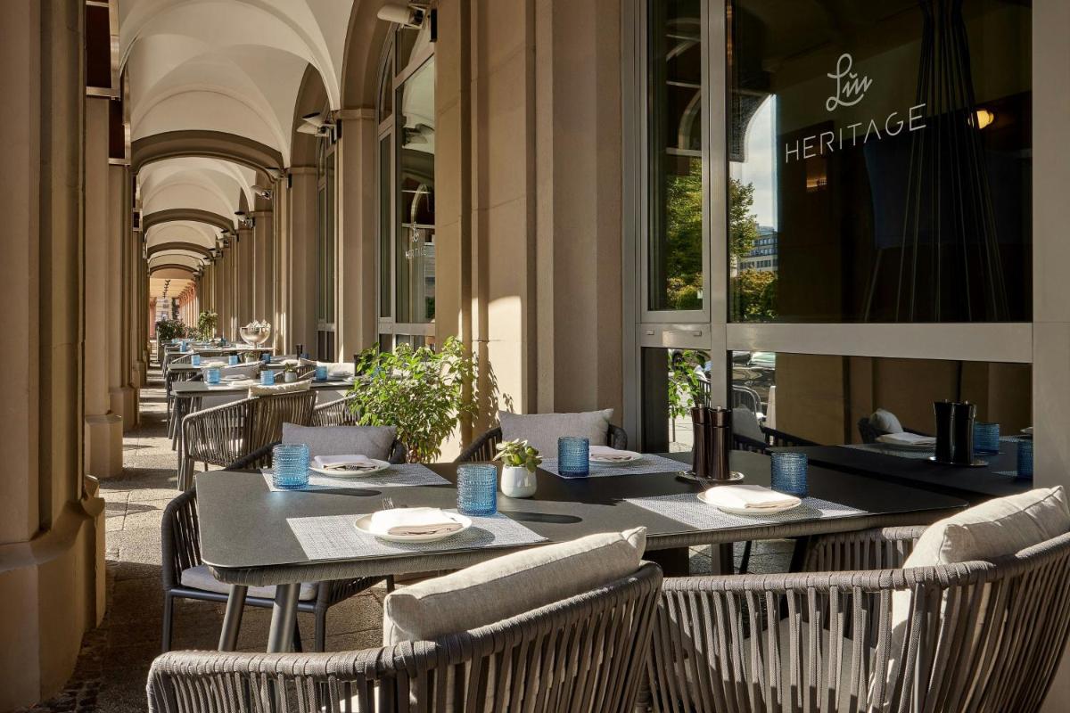 Ein Restaurant oder anderes Speiselokal in der Unterkunft Hotel Luc, Autograph Collection Ein Restaurant oder anderes Speiselokal in der Unterkunft Hotel Luc, Autograph Collection