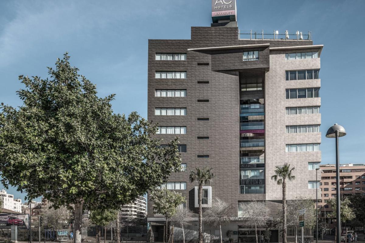 AC Hotel by Marriott Alicante - Housity