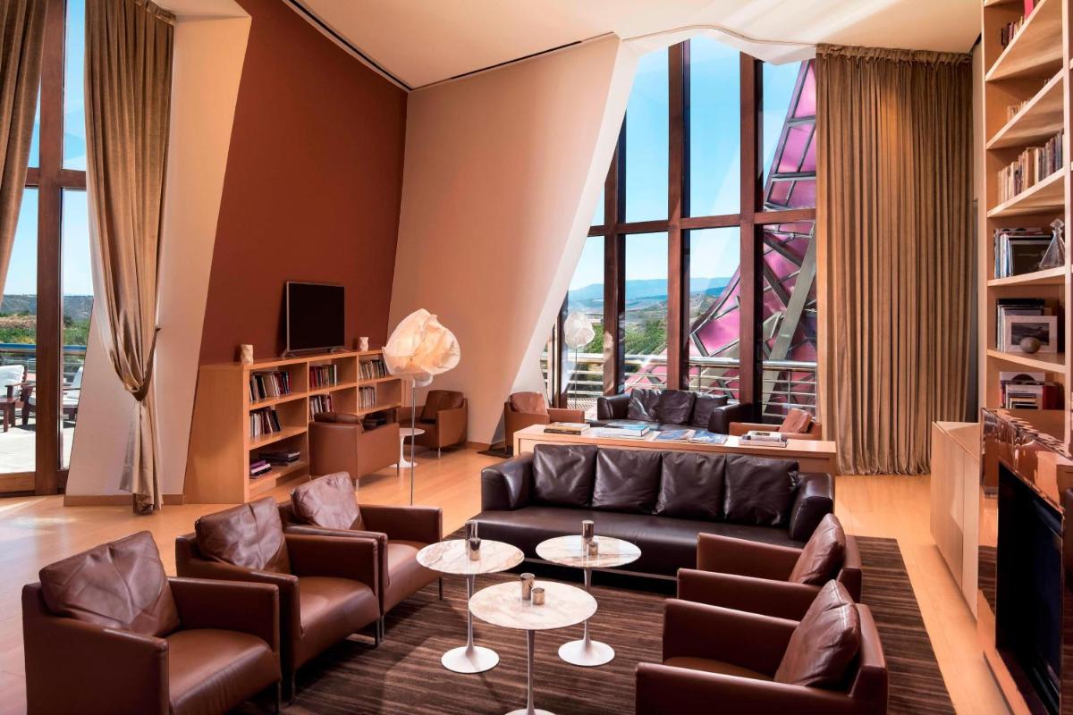Zona de estar de Hotel Marqués de Riscal, a Luxury Collection Hotel, Elciego