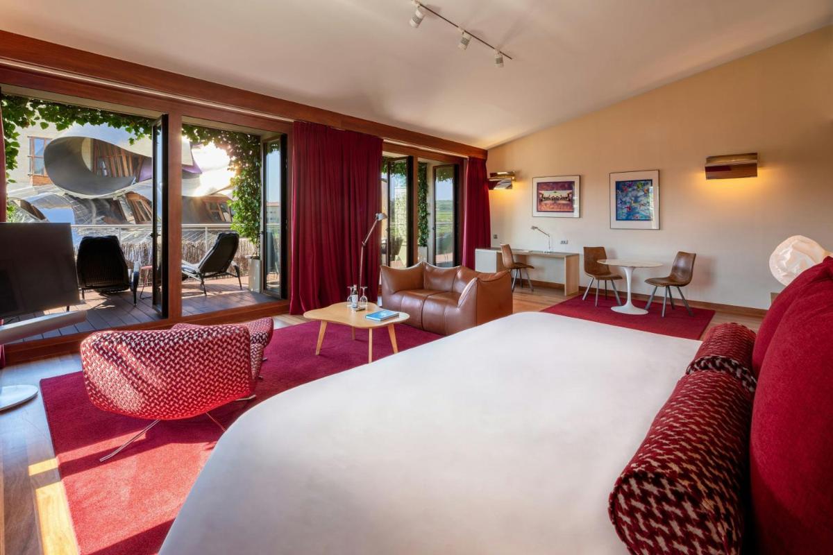 Zona de estar de Hotel Marqués de Riscal, a Luxury Collection Hotel, Elciego