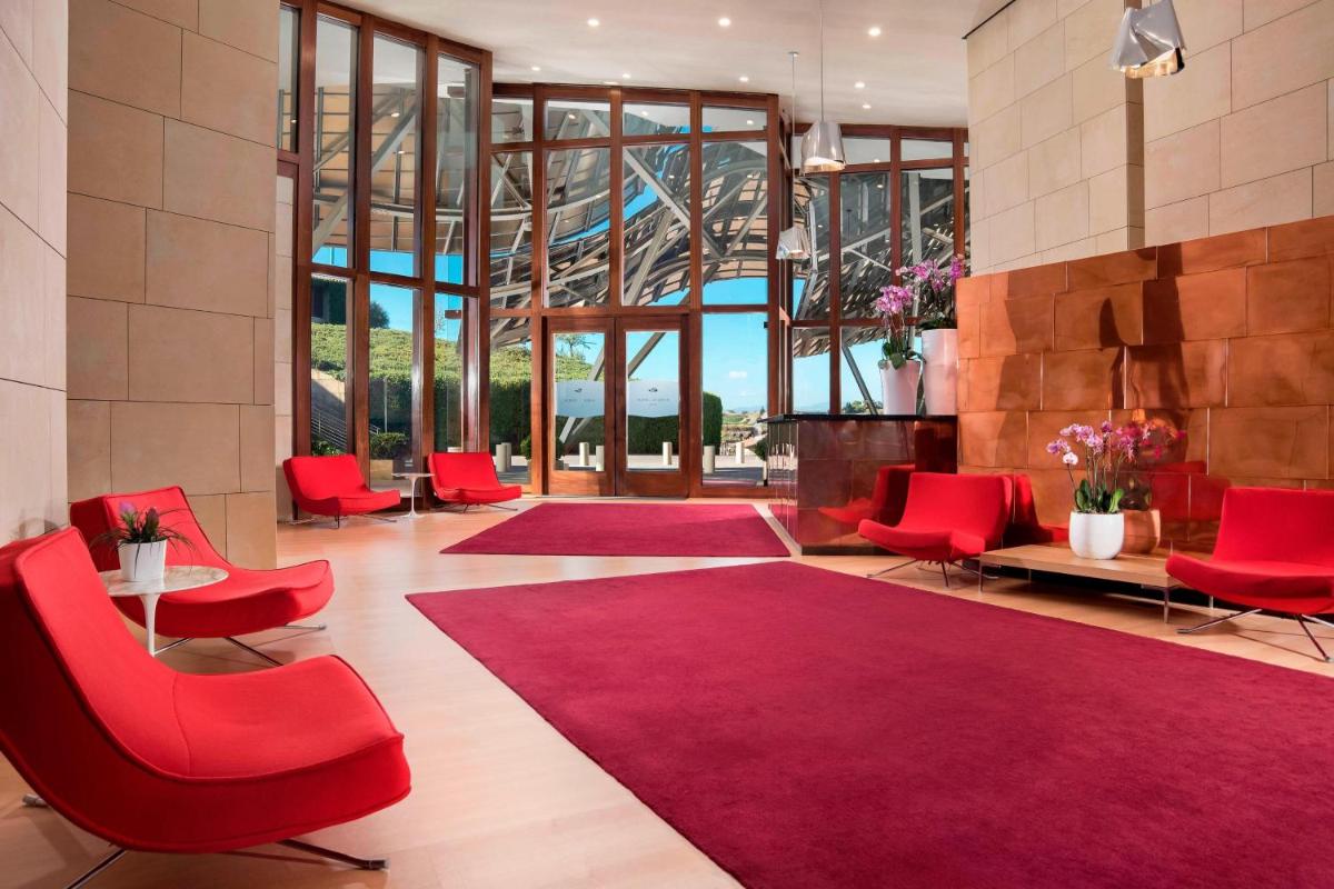 Zona de estar de Hotel Marqués de Riscal, a Luxury Collection Hotel, Elciego
