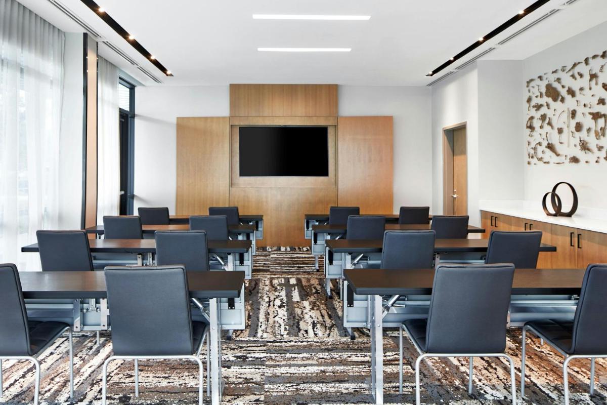AC Hotel by Marriott Austin Hill Country - Housity