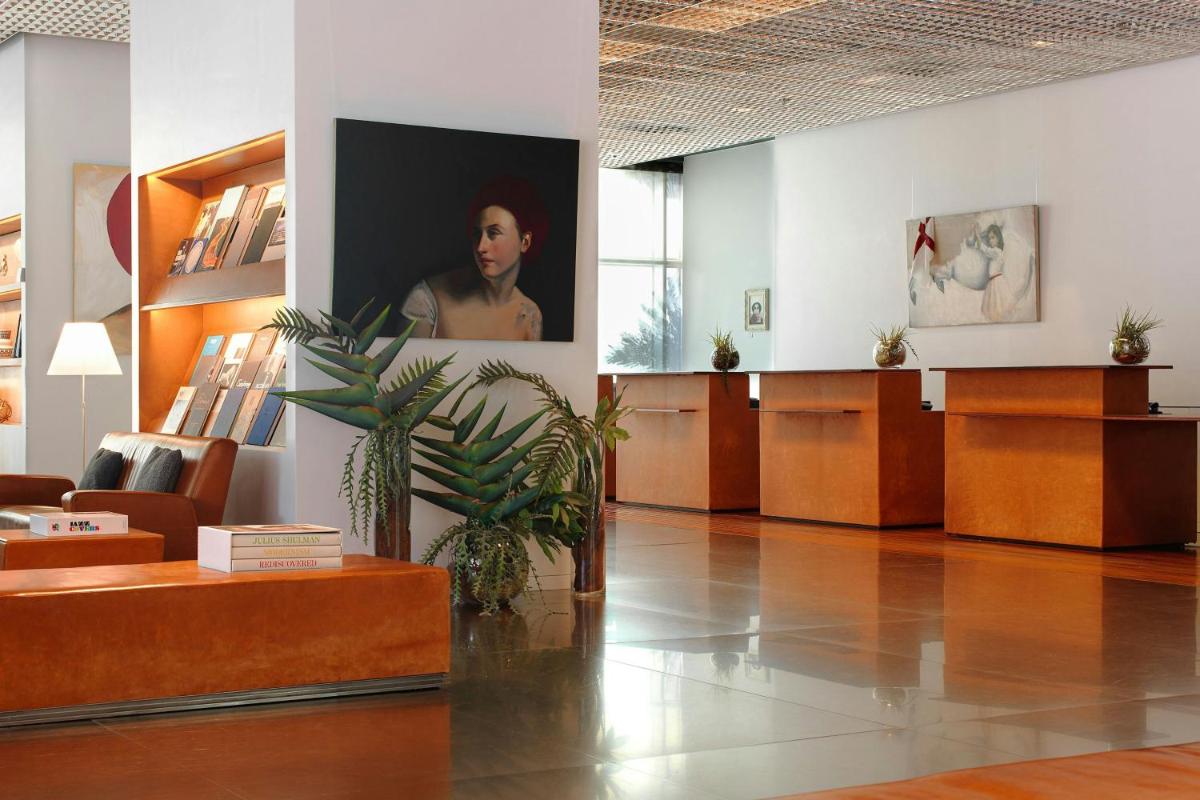 Renaissance Barcelona Fira Hotel - Housity