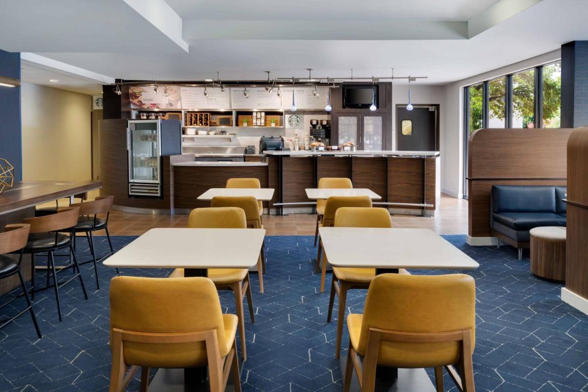 Courtyard Austin South - Hizvo