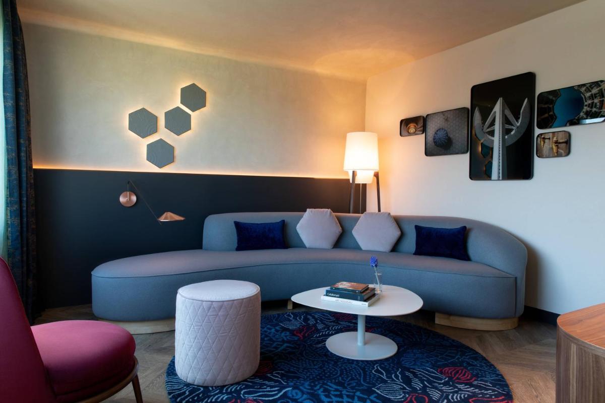 Zona de estar de Renaissance Barcelona Hotel
