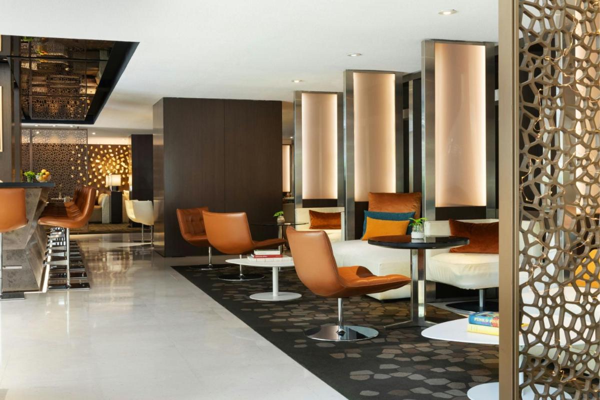 Zona de estar de Renaissance Barcelona Hotel