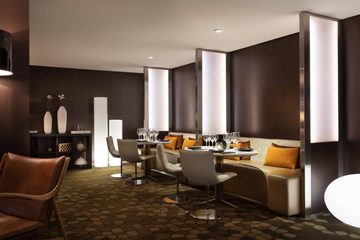 Zona de estar de Renaissance Barcelona Hotel