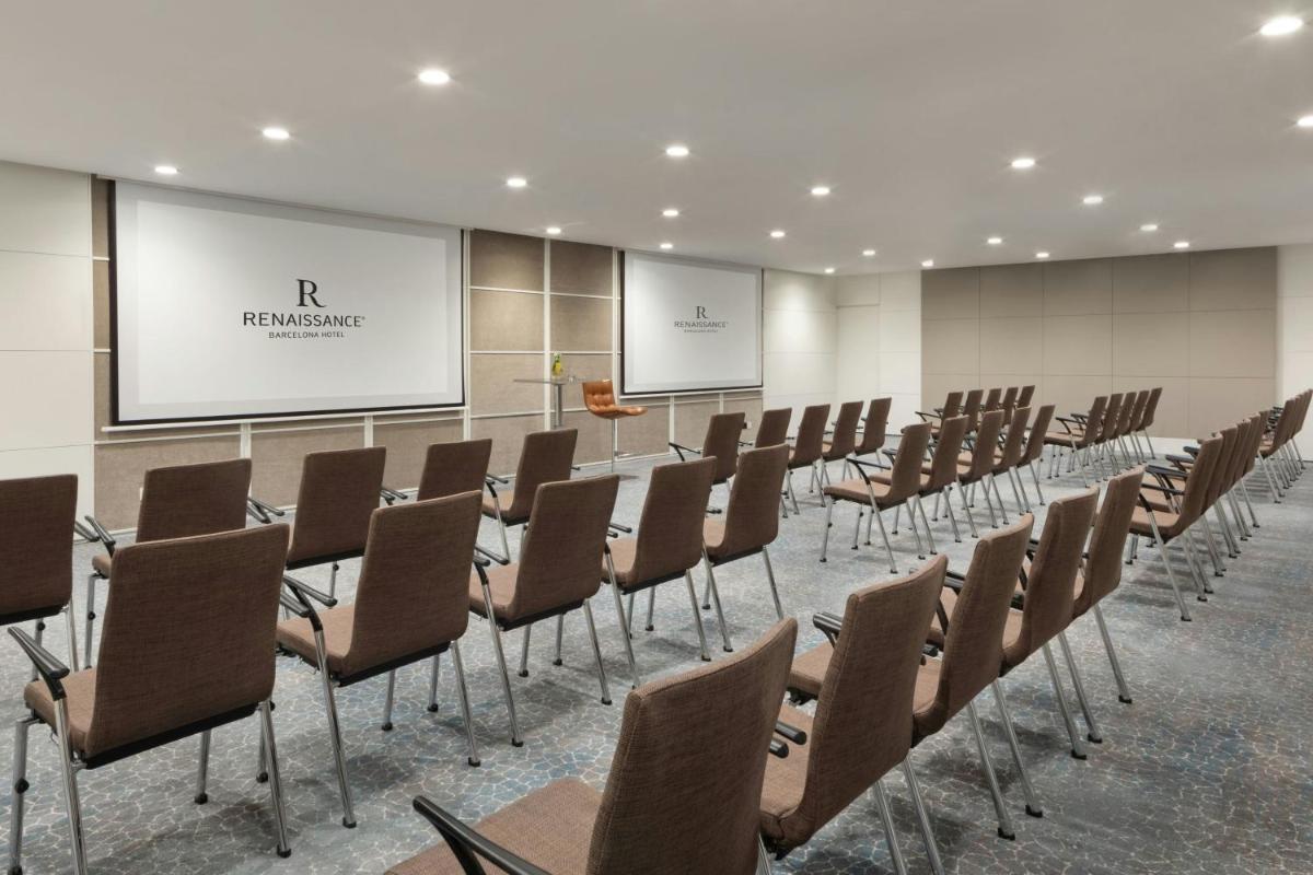 Zona business o sala de conferencias en Renaissance Barcelona Hotel