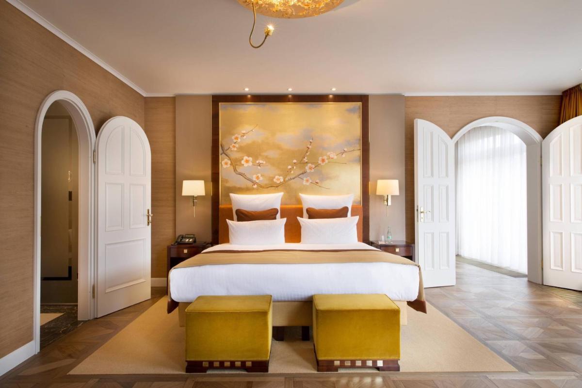 Ein Bett oder Betten in einem Zimmer der Unterkunft Falkenstein Grand, Autograph Collection Ein Bett oder Betten in einem Zimmer der Unterkunft Falkenstein Grand, Autograph Collection