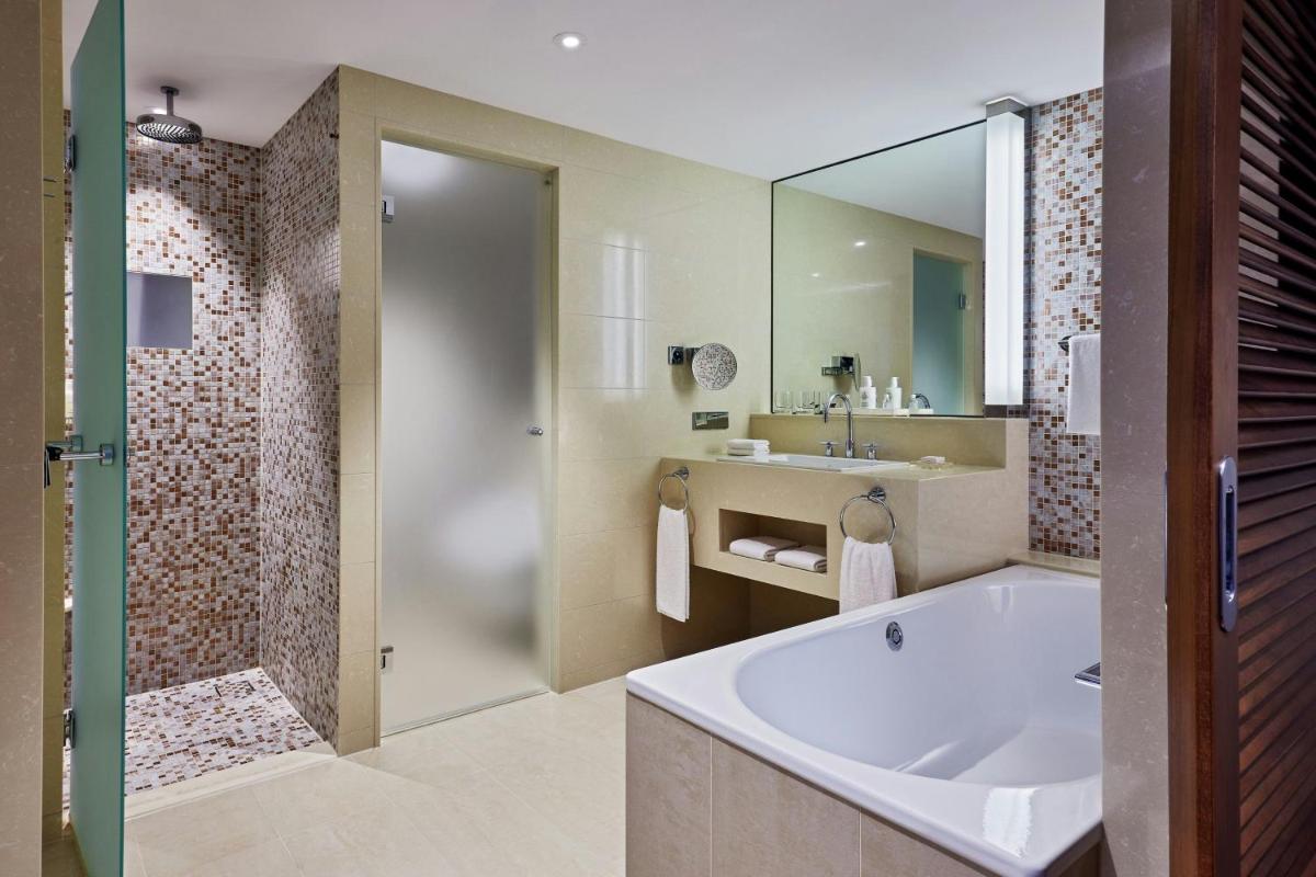 Ein Badezimmer in der Unterkunft JW Marriott Hotel Frankfurt