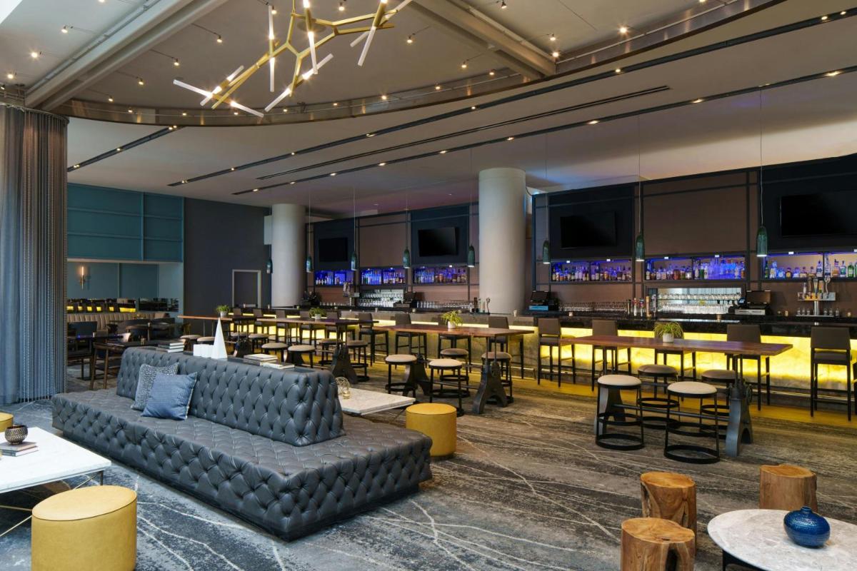 Renaissance Schaumburg Convention Center Hotel - Housity