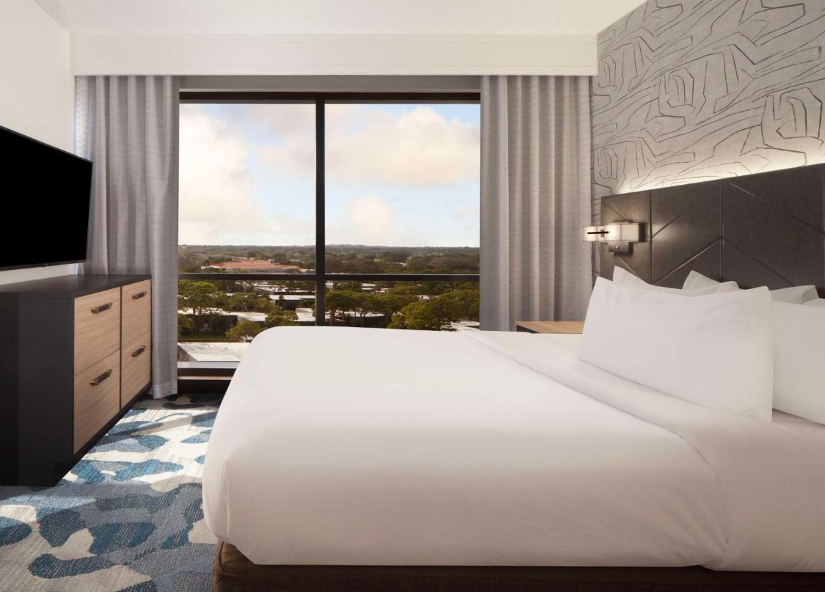 Embassy Suites by Hilton Palm Beach Gardens PGA Boulevard - Housity