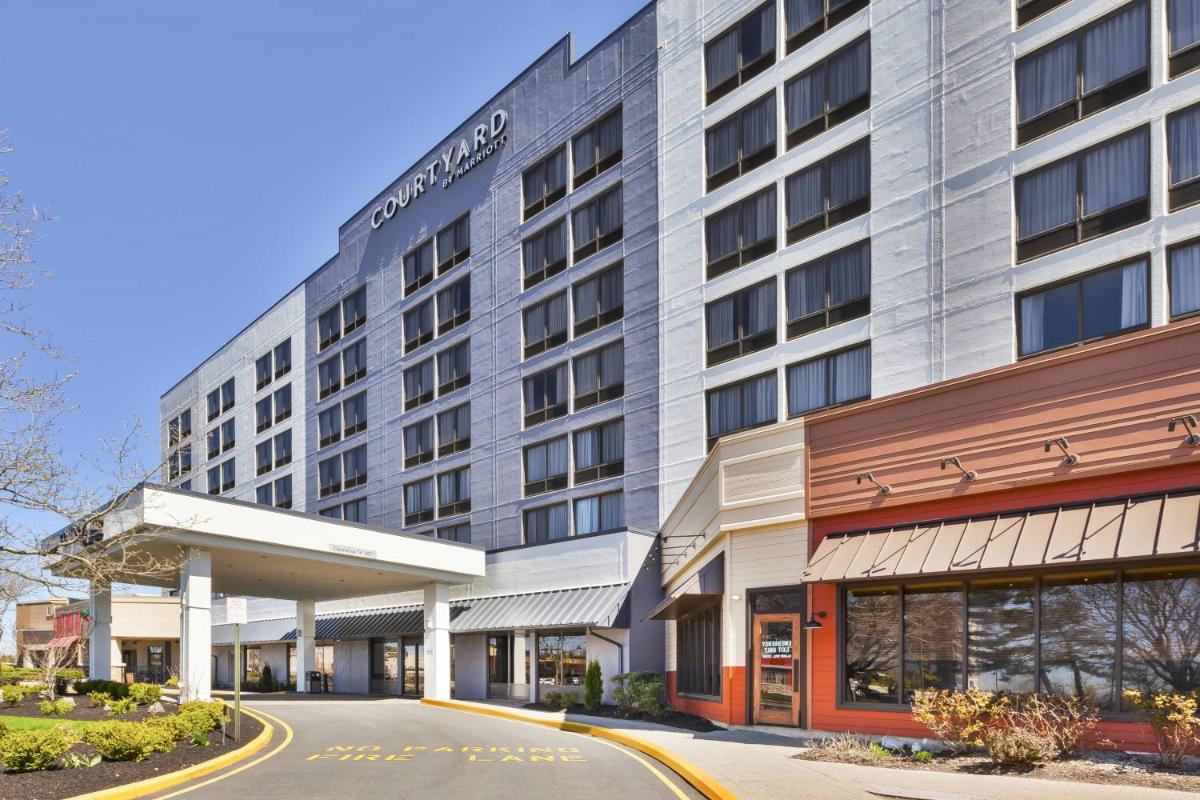 Courtyard by Marriott Secaucus Meadowlands - Housity