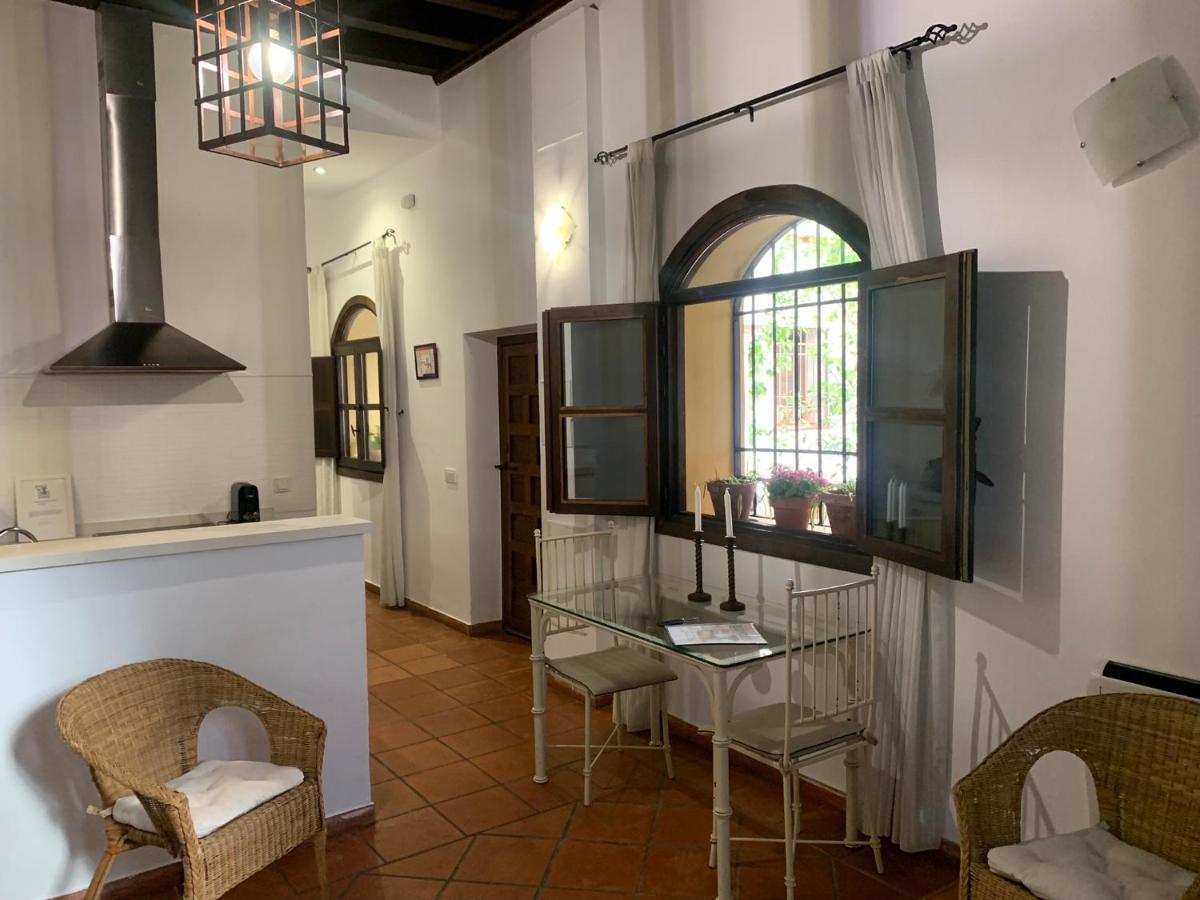 Apartamentos Los Patios de la Judería - Housity