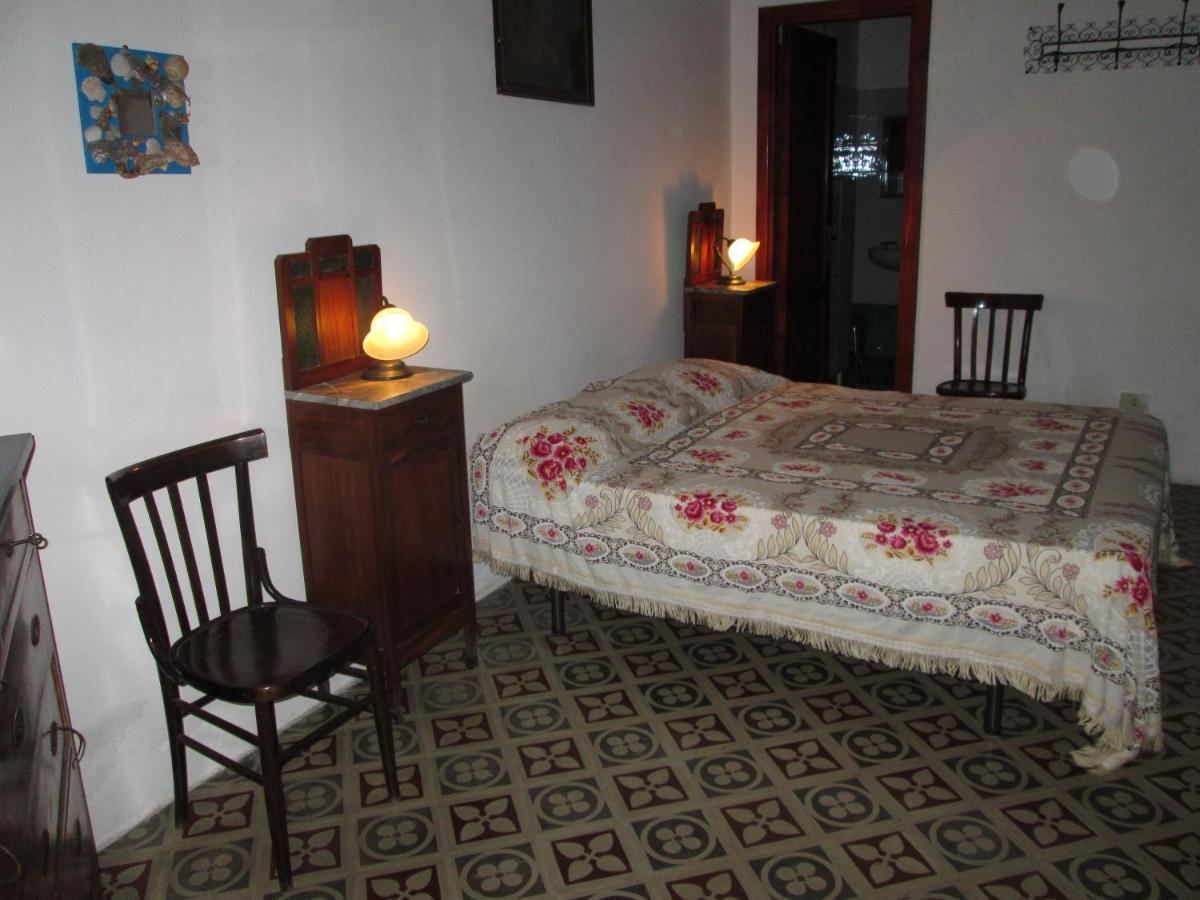Pomelia - Housity