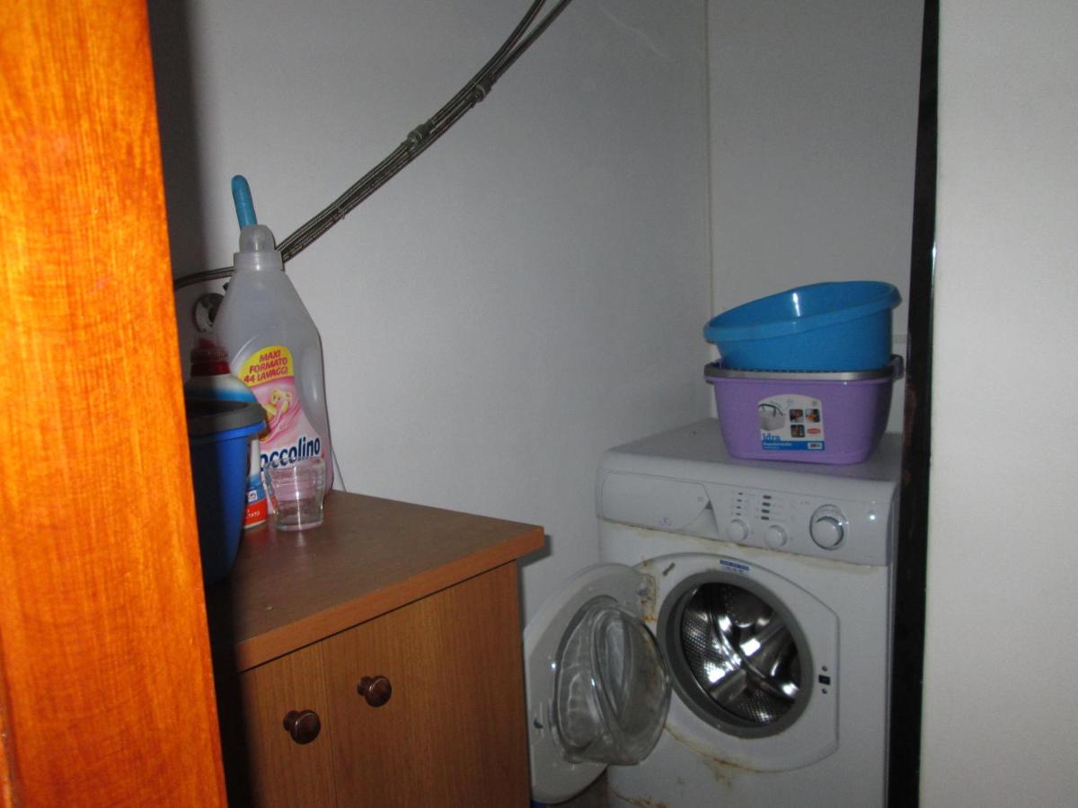 Pomelia - Housity