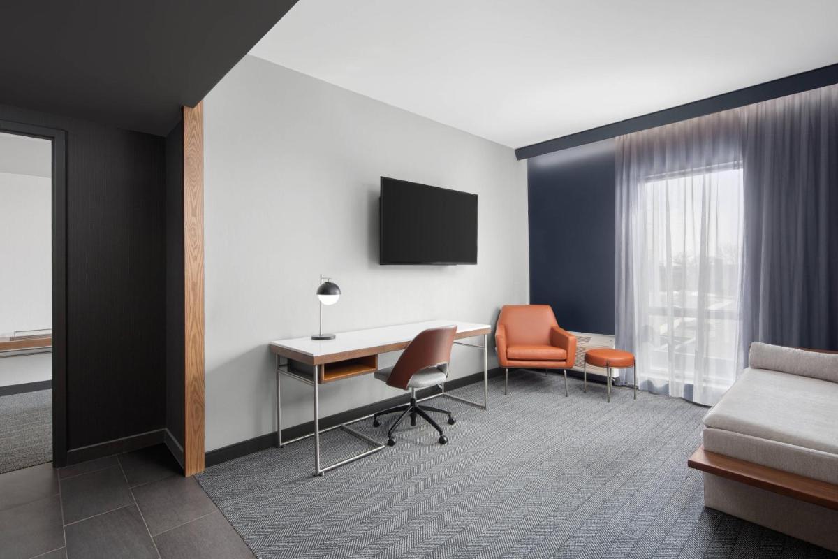 Courtyard by Marriott Lansing Downtown - Housity