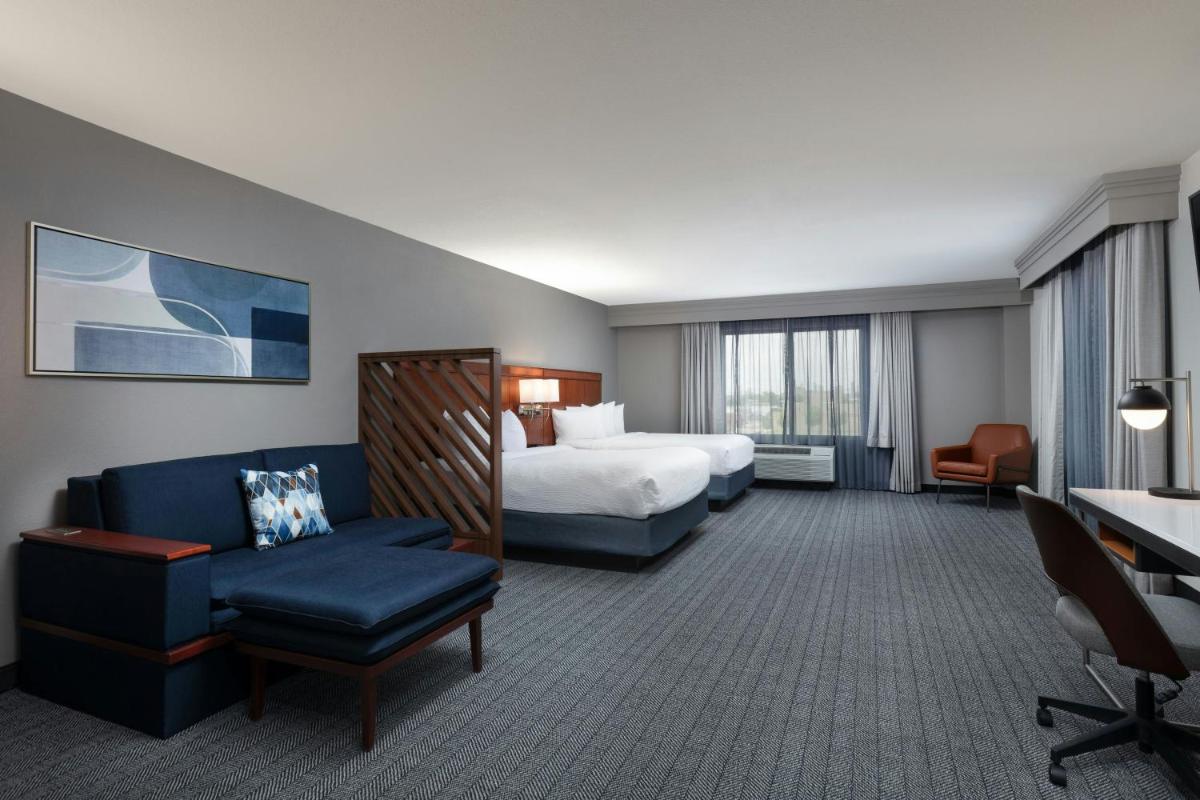 Courtyard by Marriott Wichita at Old Town - Hizvo