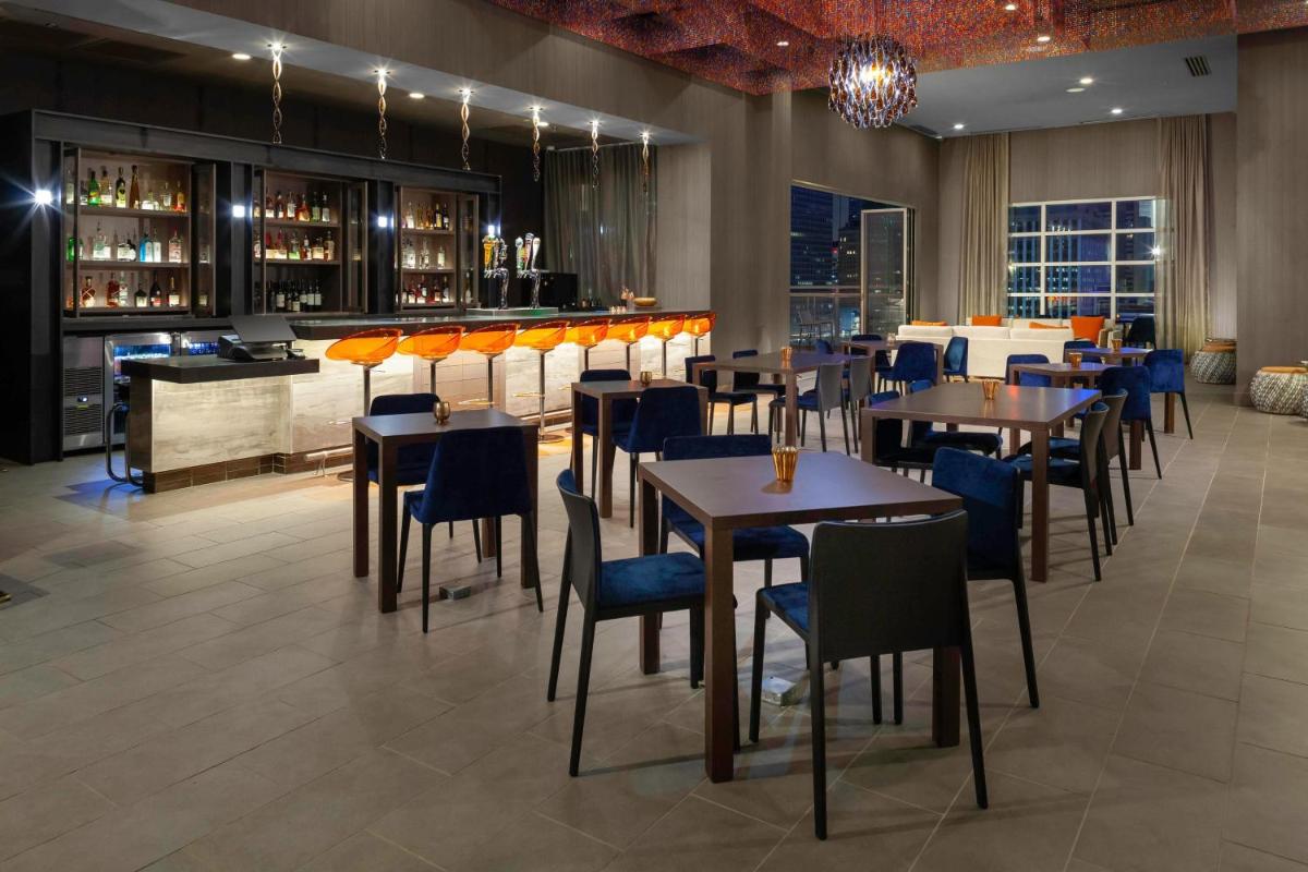 Courtyard by Marriott Dallas Downtown/Reunion District - Housity