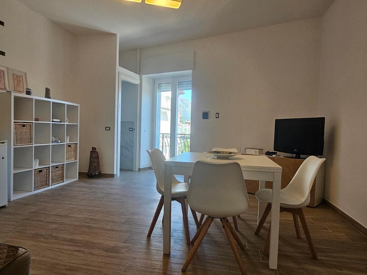 Vanvitelli's Guest House -Affittacamere - Housity