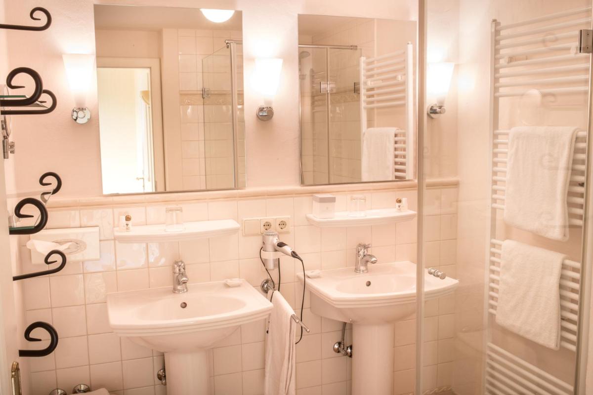 WAGNERS Hotel Greifen-Post - Housity