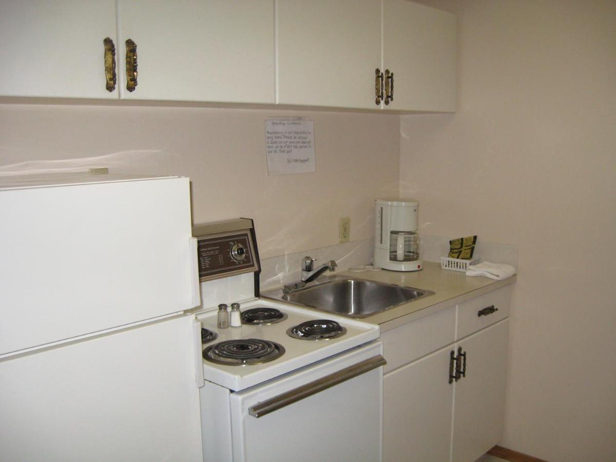Pals Motel and RV Park - Housity