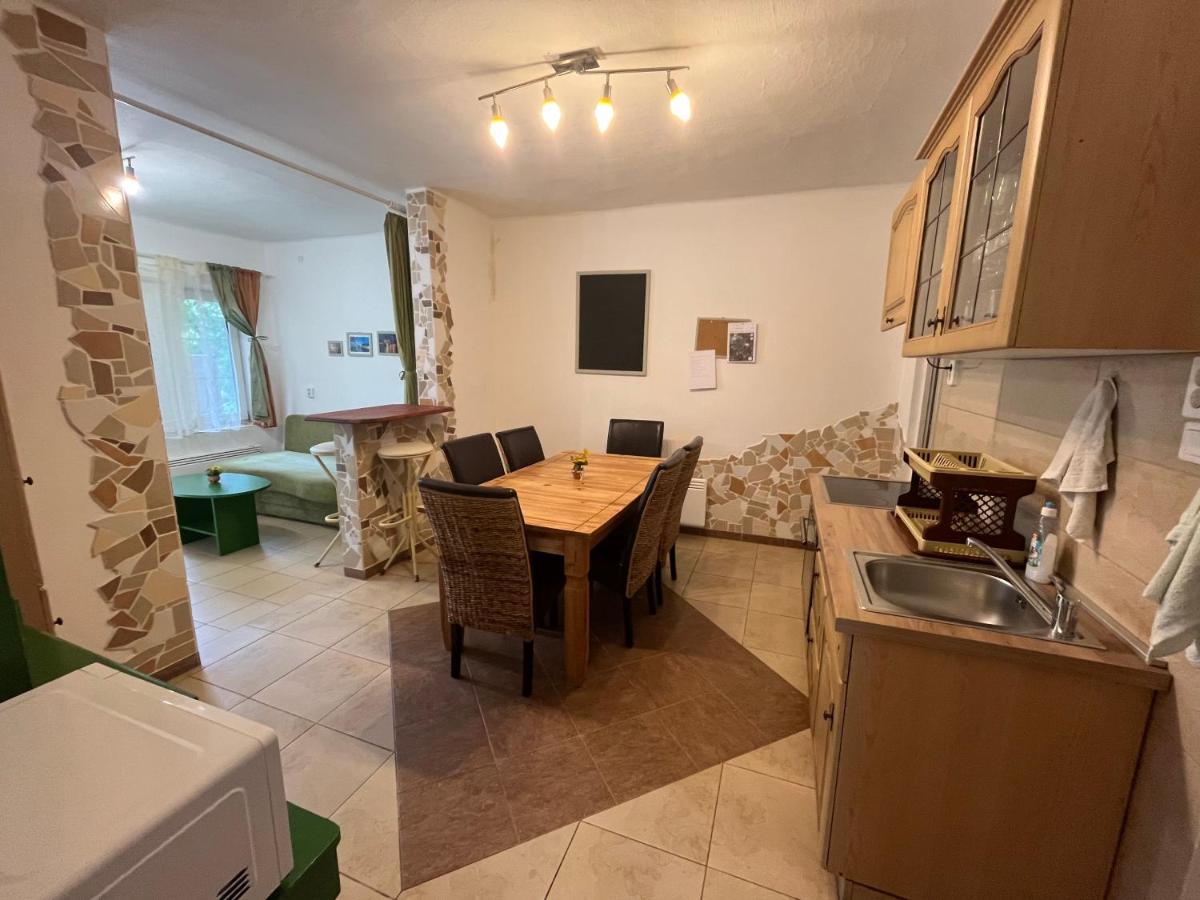 Francesco Apartmanház - Housity