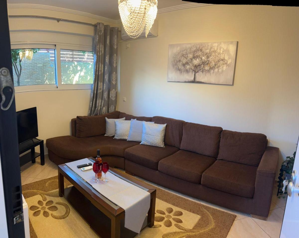 Franceska's guest house - Housity