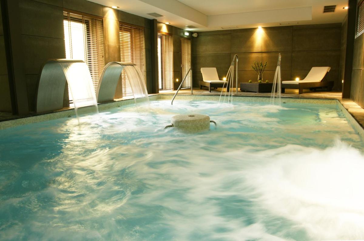 A piscina em ou perto de Your Hotel & Spa Alcobaça