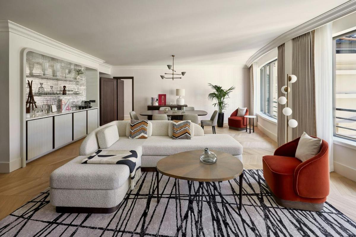 Coin salon dans l'établissement Paris Marriott Champs Elysees Hotel