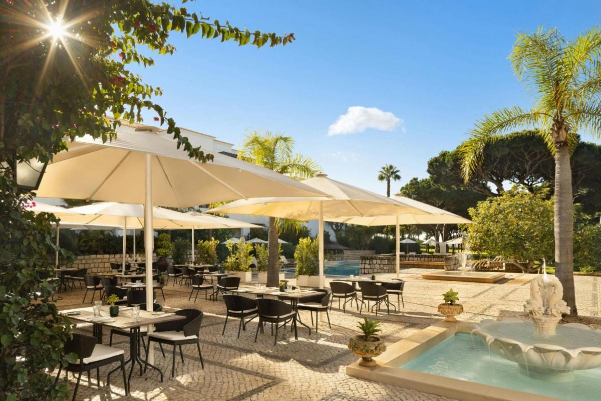 A piscina em ou perto de Pine Cliffs Ocean Suites, a Luxury Collection Resort & Spa, Algarve