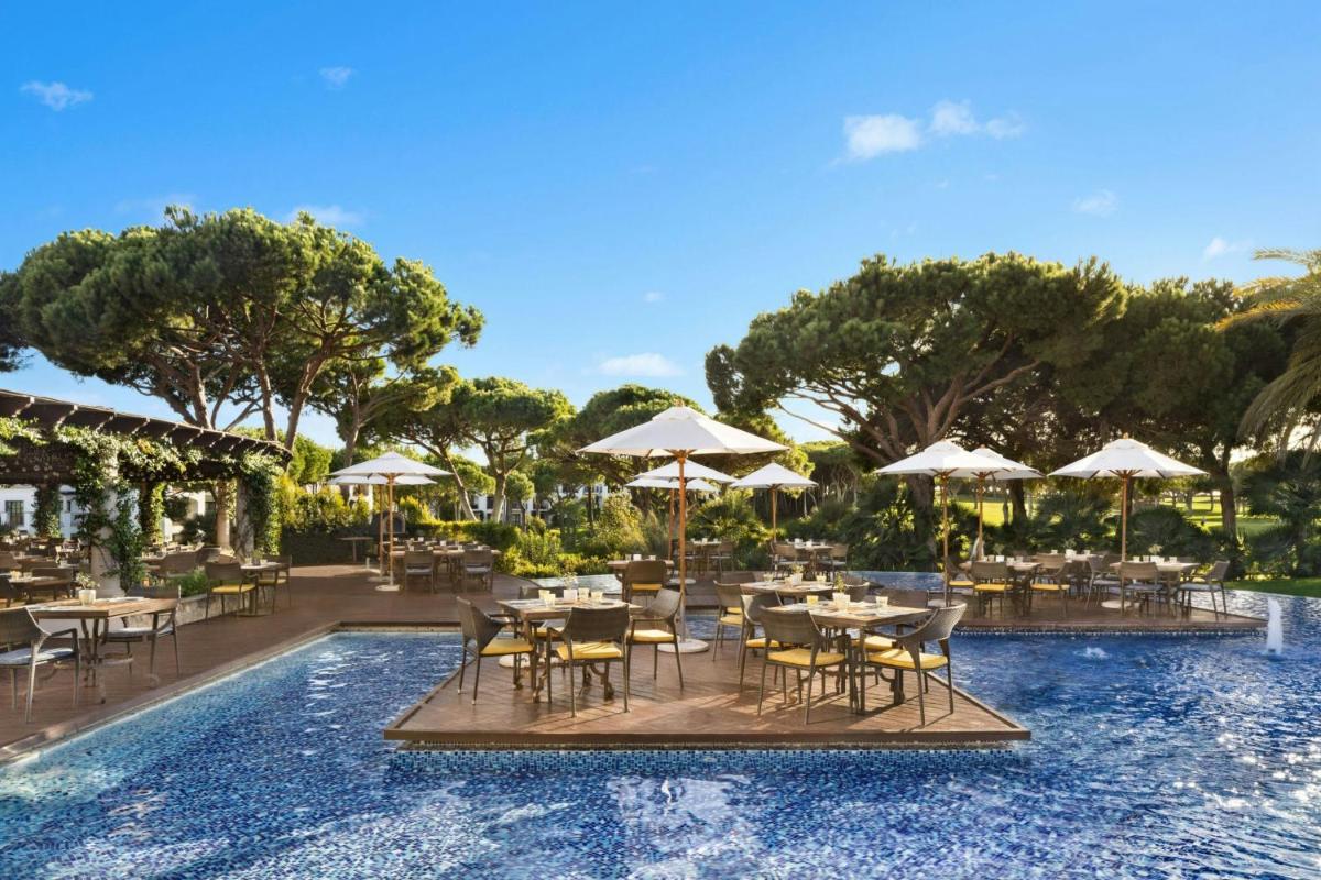 A piscina em ou perto de Pine Cliffs Ocean Suites, a Luxury Collection Resort & Spa, Algarve