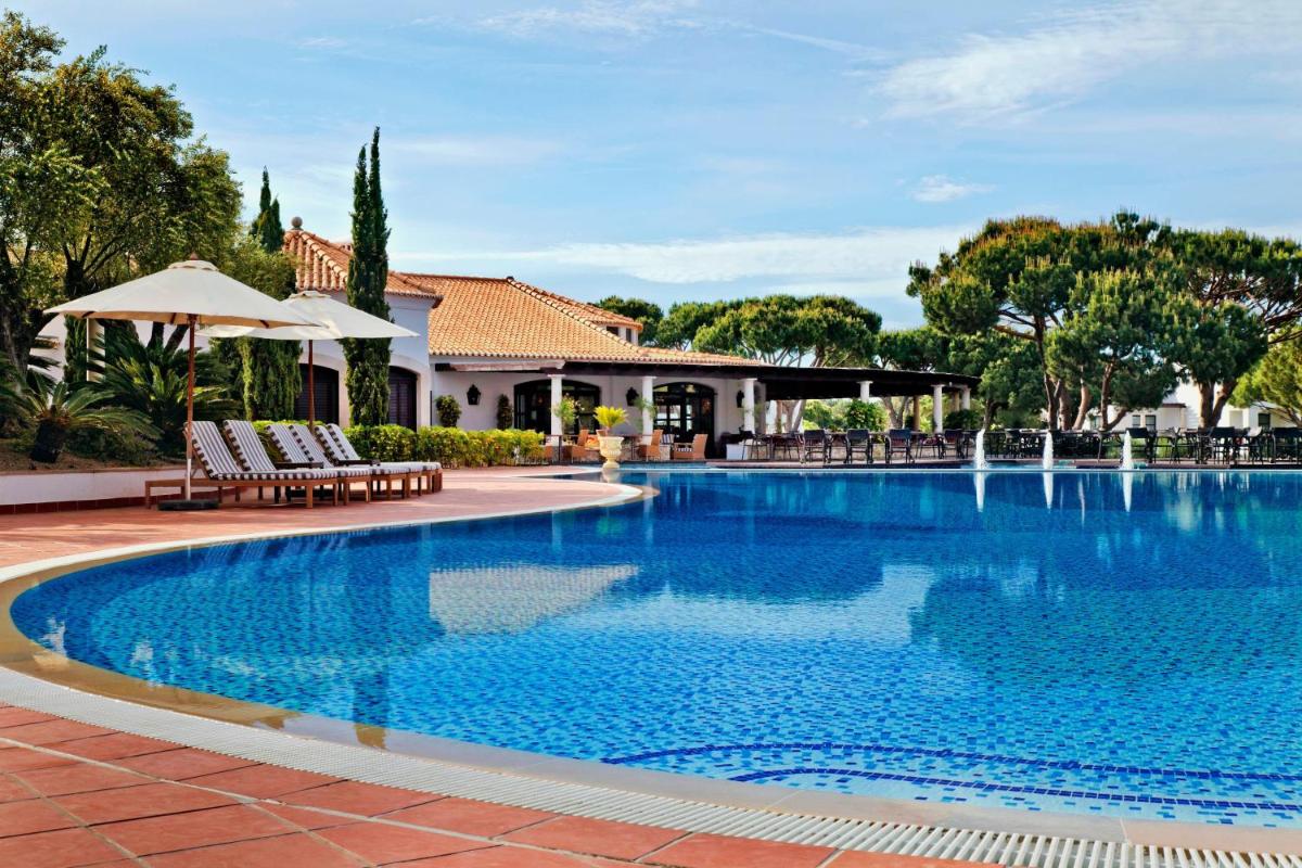 A piscina em ou perto de Pine Cliffs Ocean Suites, a Luxury Collection Resort & Spa, Algarve