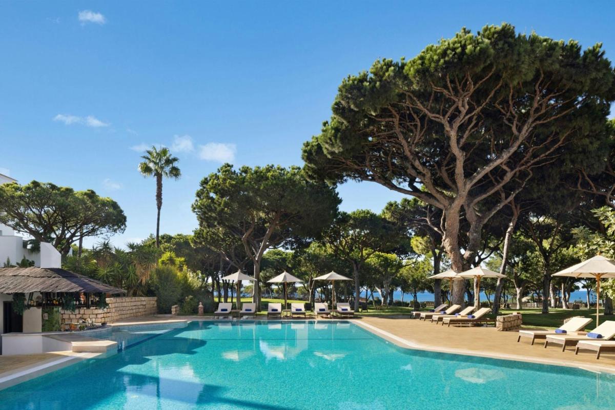 A piscina em ou perto de Pine Cliffs Ocean Suites, a Luxury Collection Resort & Spa, Algarve
