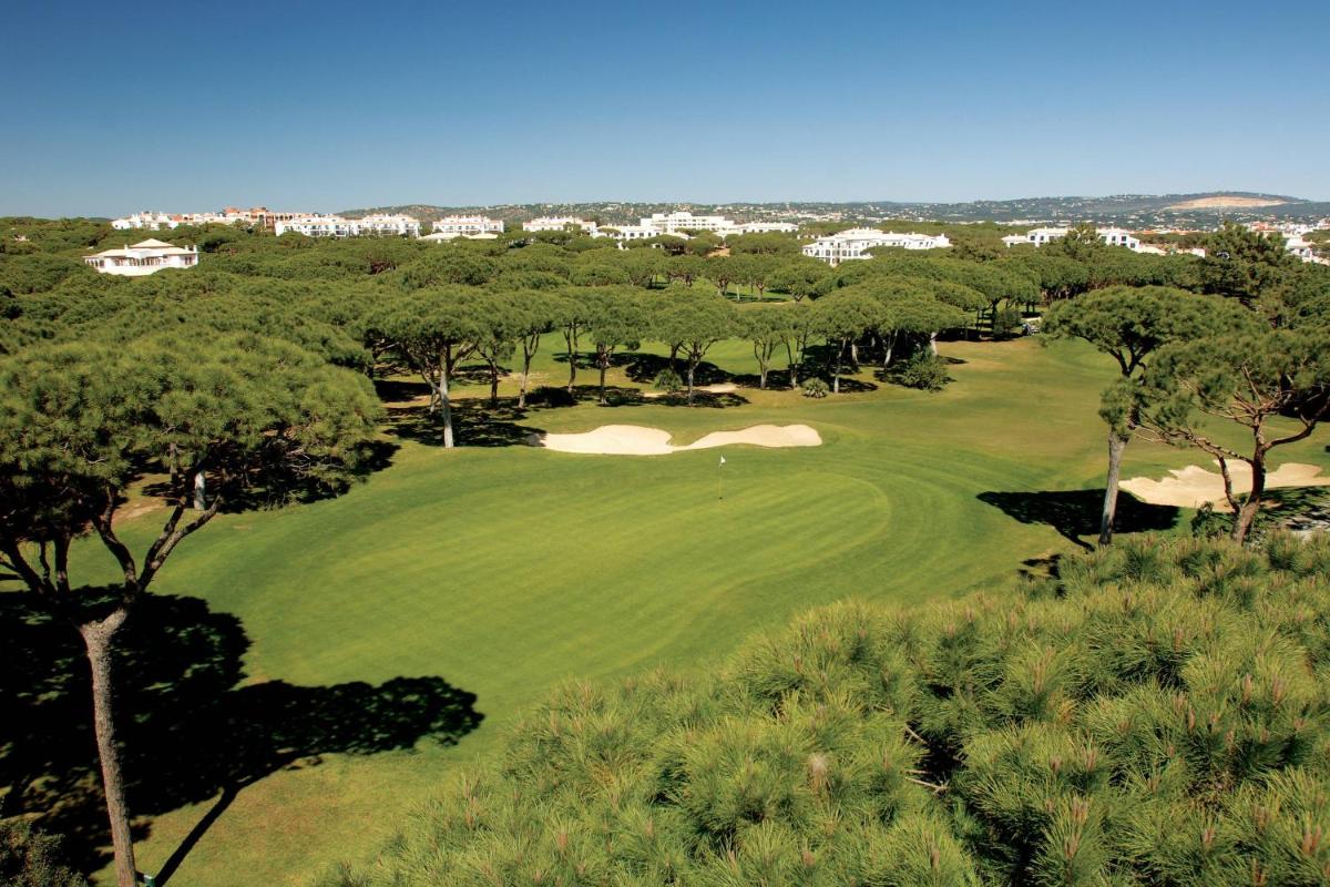 As comodidades de golfe no hotel ou nas proximidades