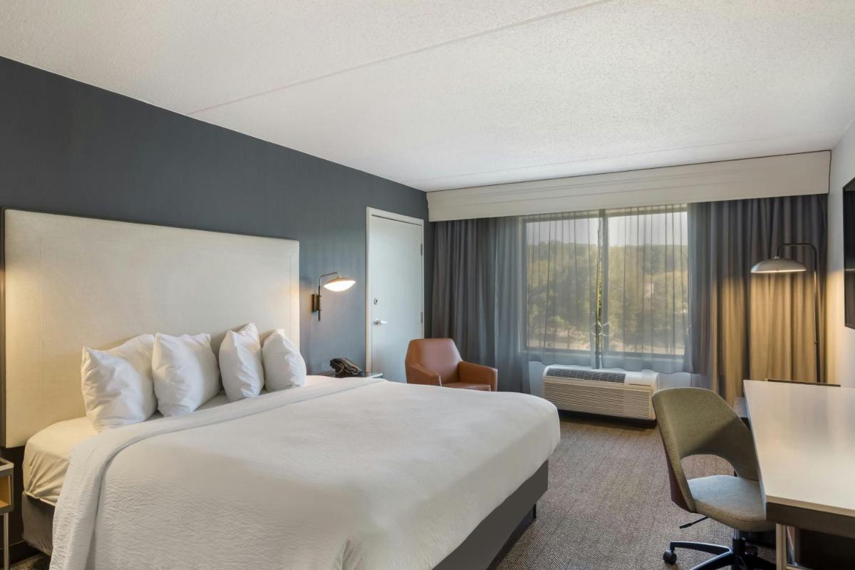 Courtyard Rockaway-Mount Arlington - Housity