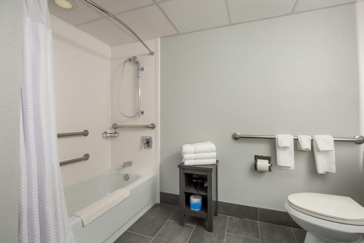 Courtyard Rockaway-Mount Arlington - Housity