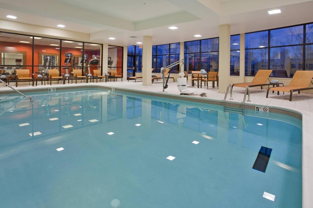 Courtyard by Marriott Pittsburgh North/Cranberry Woods - Housity