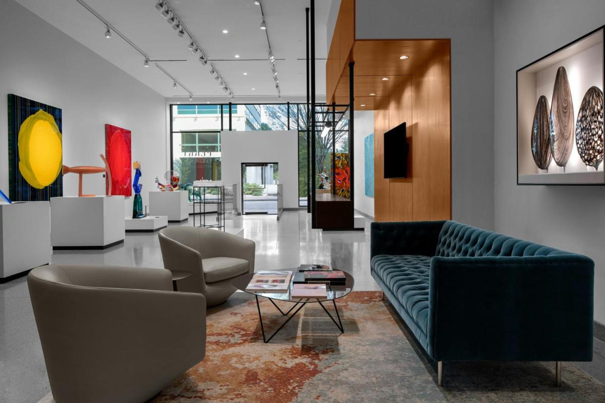 Glass Light Hotel & Gallery, Autograph Collection - Housity