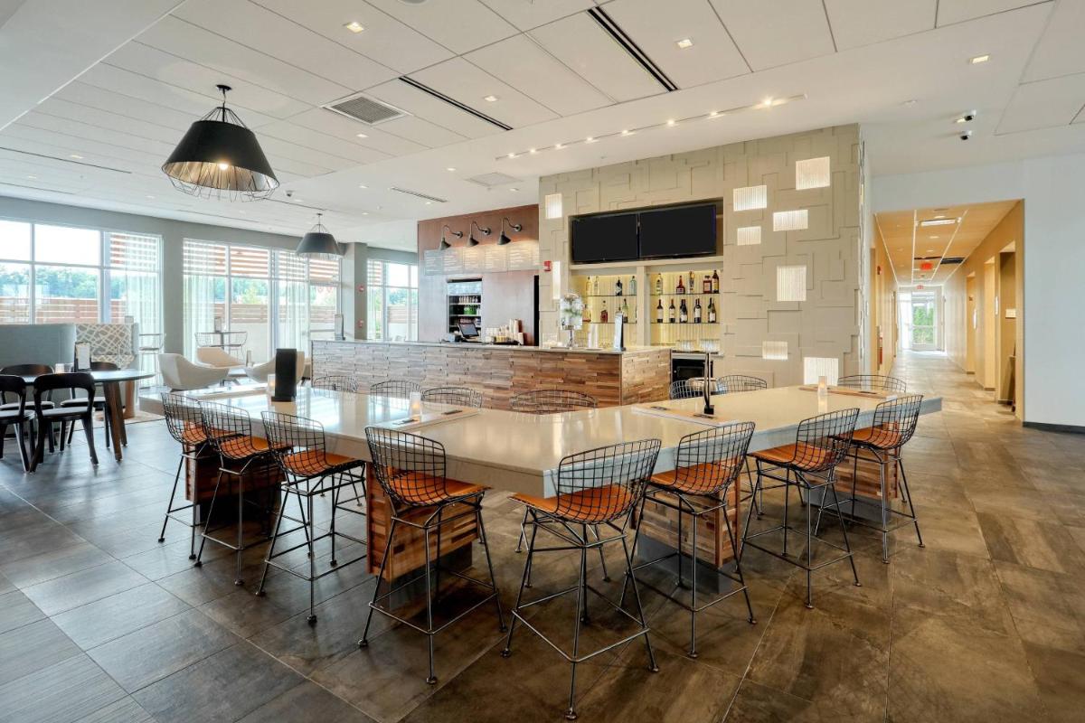 Courtyard by Marriott North Brunswick - Housity