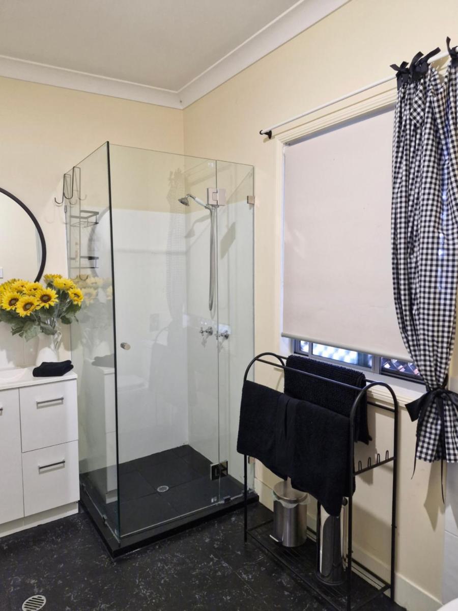 Vibrant & Vintage B & B - Housity
