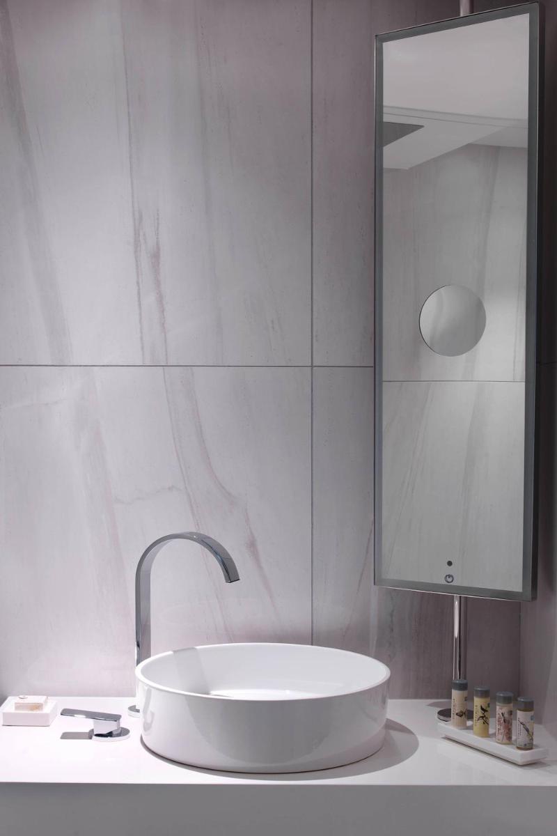 Salle de bains dans l'établissement Renaissance Paris Republique Hotel & Spa