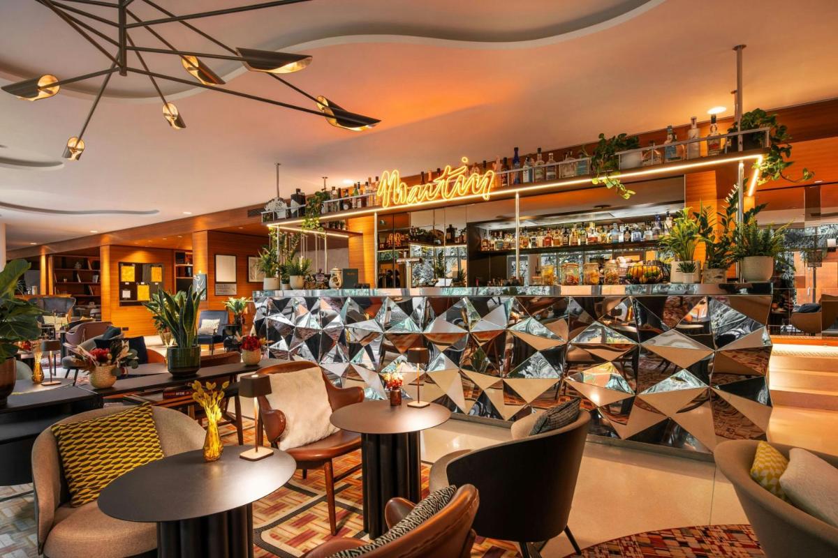 Restaurant ou autre lieu de restauration dans l'établissement Renaissance Paris Republique Hotel & Spa