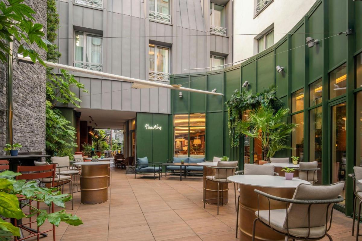 Restaurant ou autre lieu de restauration dans l'établissement Renaissance Paris Republique Hotel & Spa