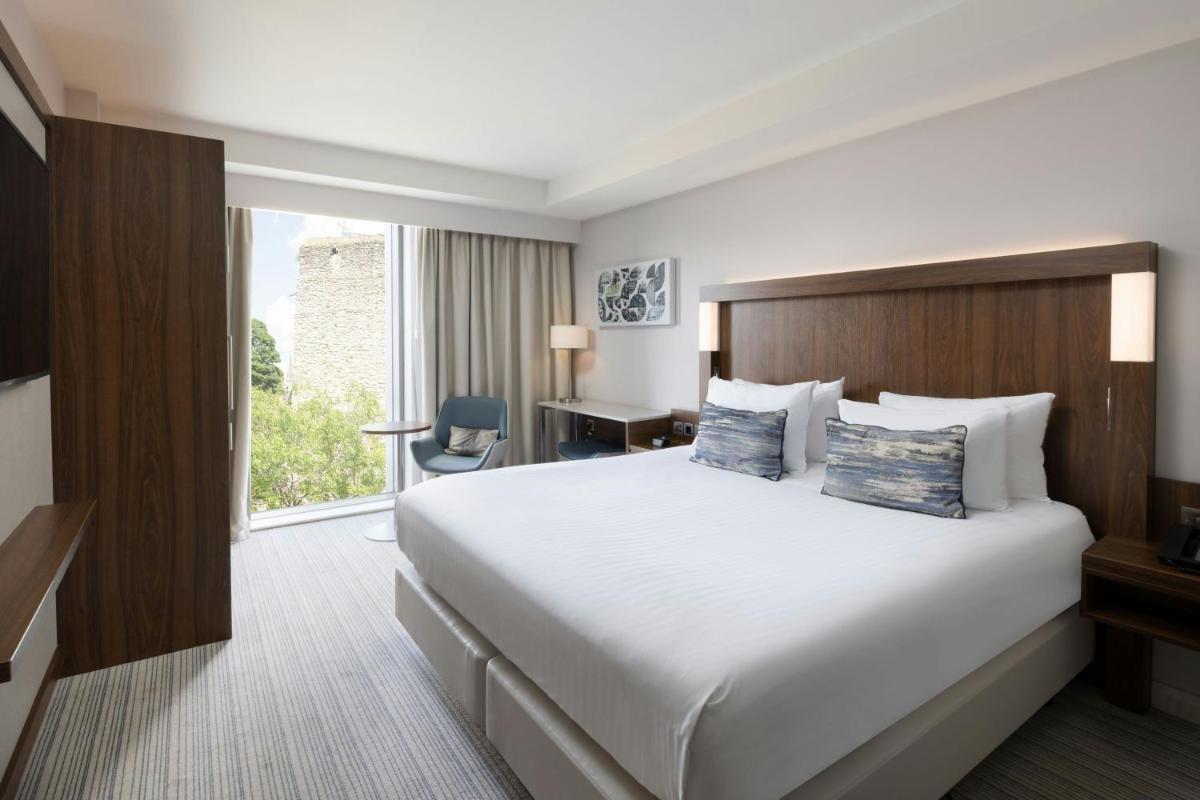 Courtyard by Marriott Oxford City Centre - Housity